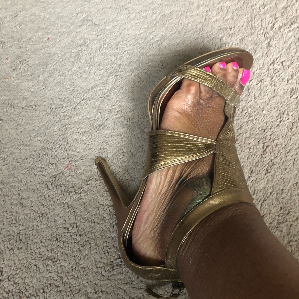 Bronze pump